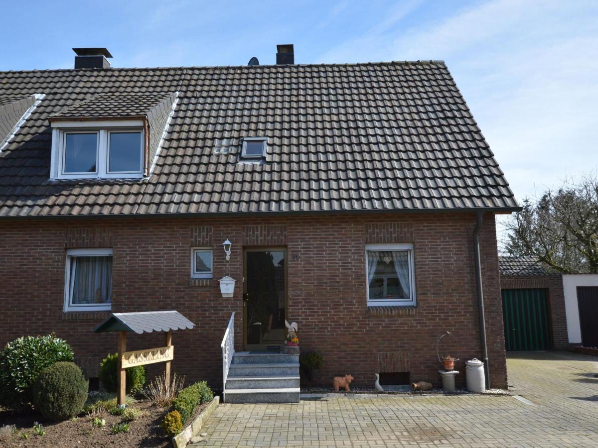 Cozy Apartment In Rees With Free Wifi Exteriör bild